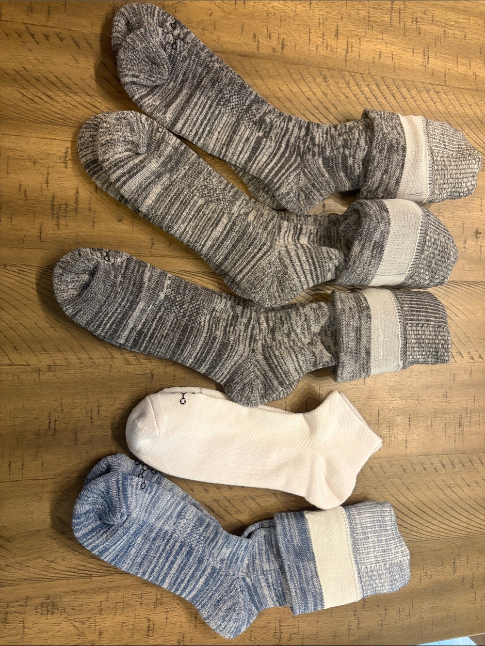 Women’s Mixed Crew & Ankle Sock Pack - Gray, White, Blue 773